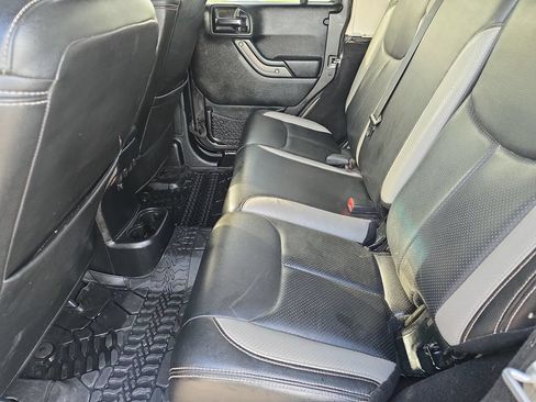 Used 2018 Jeep Wrangler Unlimited Sport S AWD/4WD image 14