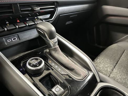 Used 2024 Chevrolet Colorado Z71 w/ Z71 Convenience Package 2 image 22