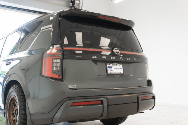 Used 2025 Nissan Armada Platinum Reserve AWD/4WD image 14