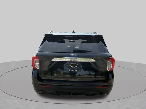Used 2023 Ford Explorer XLT w/ Equipment Group 202A AWD/4WD image 7