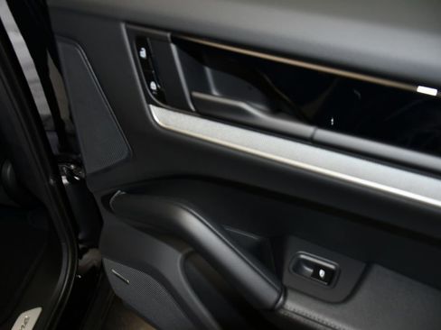 New 2026 Porsche Cayenne Coupe AWD/4WD image 28