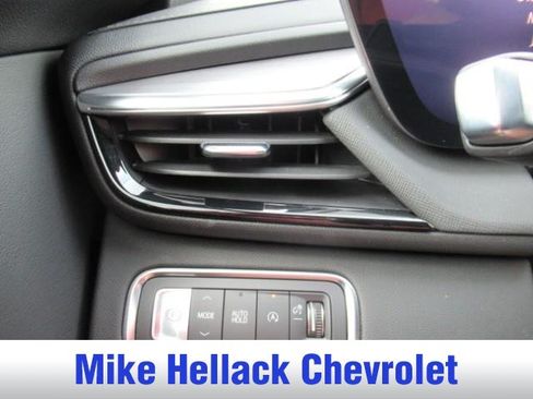 Used 2025 Buick Enclave Preferred FWD image 24