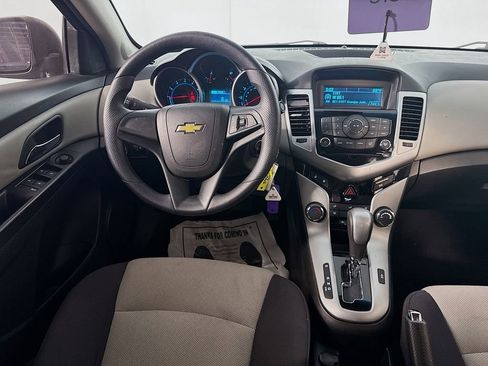 Used 2013 Chevrolet Cruze LS FWD image 24