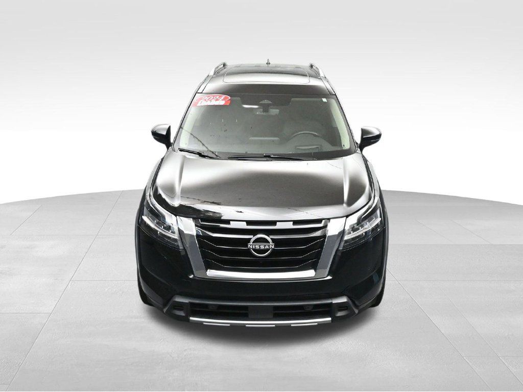 Used 2024 Nissan Pathfinder Platinum w/ Cargo Package AWD/4WD image 40