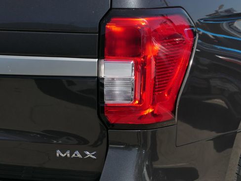 Used 2024 Ford Expedition Max XLT RWD image 4