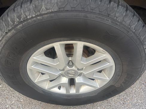 Used 2015 Nissan Frontier SV image 10