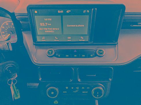 Certified 2022 Ford Maverick XL image 11