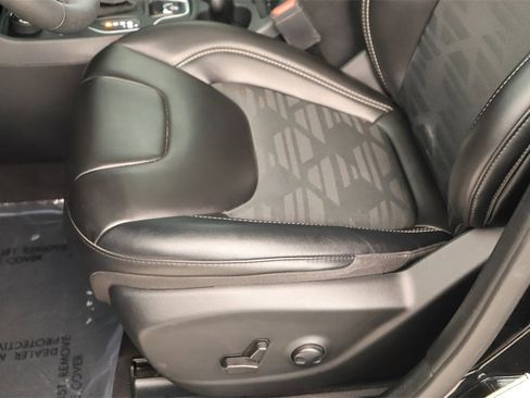 Used 2022 Jeep Cherokee Latitude w/ Sun & Sound Group image 25