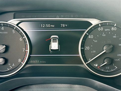 Used 2024 Nissan Pathfinder S image 13