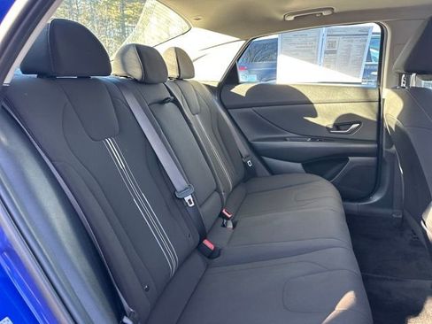 Used 2022 Hyundai Elantra SEL w/ Convenience + Premium Package image 20