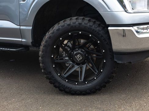 Used 2021 Ford F150 XLT image 4