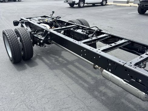 New 2025 Ford F550 XL image 34