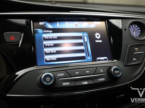 Used 2018 Buick Envision Premium AWD/4WD image 27