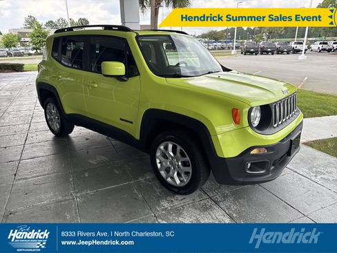 Used 2017 Jeep Renegade Latitude w/ Cold Weather Group AWD/4WD image 1