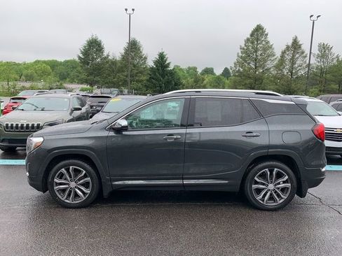 Used 2020 GMC Terrain Denali w/ Denali Premium Package AWD/4WD image 2