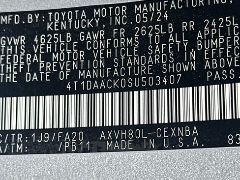 Used 2025 Toyota Camry LE FWD image 31