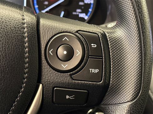 Used 2017 Toyota RAV4 LE image 30