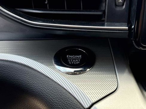 Used 2022 Ford Explorer XLT w/ Equipment Group 202A AWD/4WD image 22