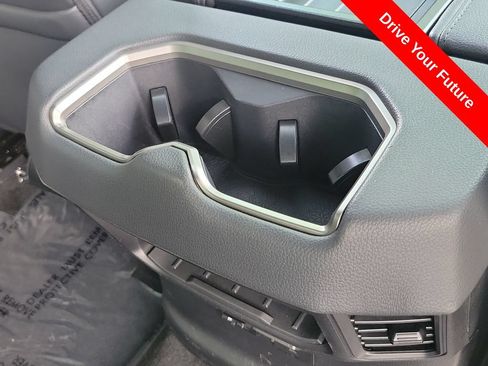 Used 2025 Toyota Tundra Limited AWD/4WD image 25