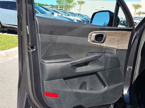 Certified 2023 Kia Sorento EX image 18