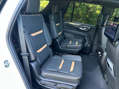 Used 2024 GMC Yukon AT4 w/ Technology Package AWD/4WD image 29