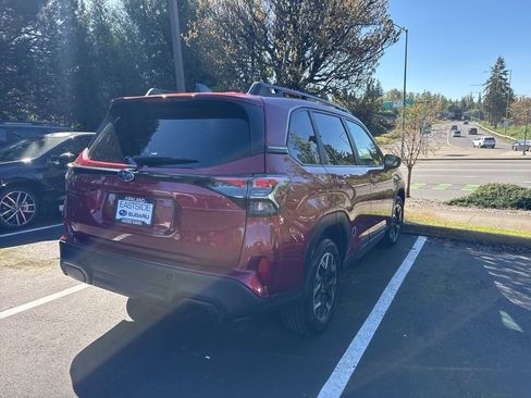 Used 2026 Subaru Forester Premium AWD/4WD image 3