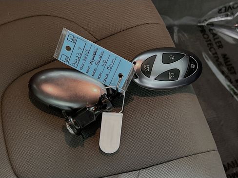 Used 2025 Hyundai Elantra SEL image 36