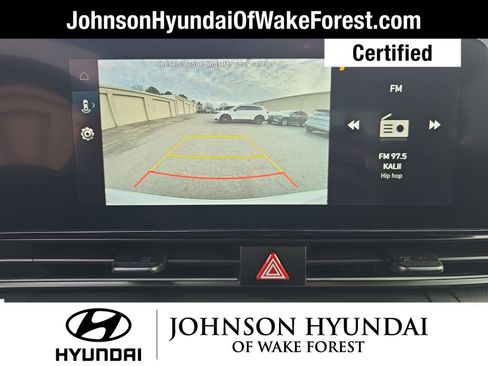 Certified 2025 Hyundai Elantra SEL image 31
