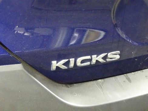 Used 2019 Nissan Kicks SR image 36