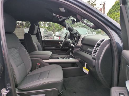 New 2026 RAM 1500 4x4 Crew Cab image 16