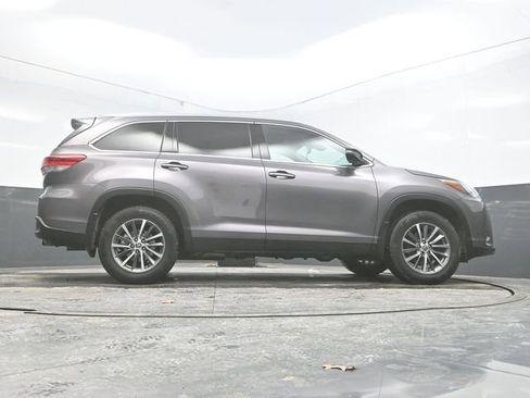 Used 2019 Toyota Highlander XLE image 35
