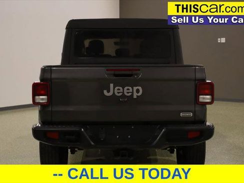 Used 2021 Jeep Gladiator Overland image 6