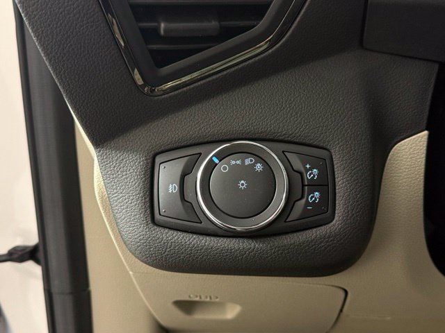 Used 2015 Ford Escape Titanium FWD image 26