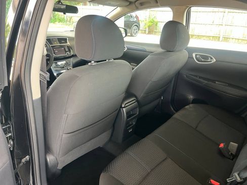 Used 2018 Nissan Sentra SR FWD image 9