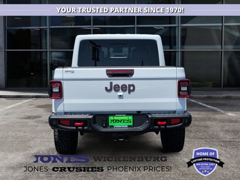 Used 2025 Jeep Gladiator Rubicon AWD/4WD image 4