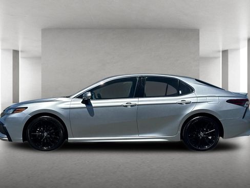 Used 2024 Toyota Camry XSE FWD image 7