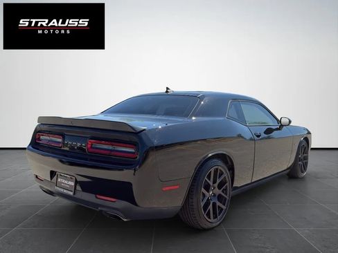 Used 2017 Dodge Challenger R/T Plus RWD image 7