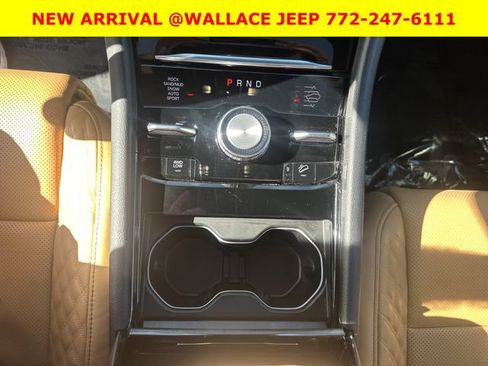 Used 2025 Jeep Grand Cherokee L Summit AWD/4WD image 13