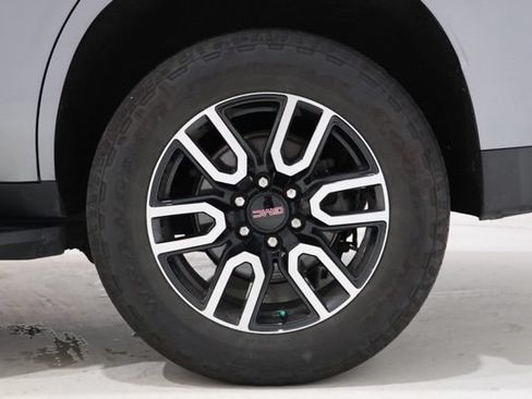 Used 2021 GMC Yukon AT4 w/ Rear Media and Nav Package AWD/4WD image 11