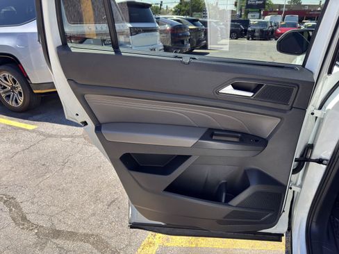 Used 2022 Volkswagen Atlas SE w/ Panoramic Sunroof Package FWD image 32