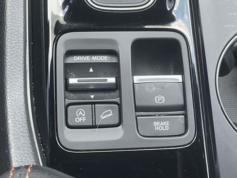 Used 2025 Honda Pilot TrailSport image 31
