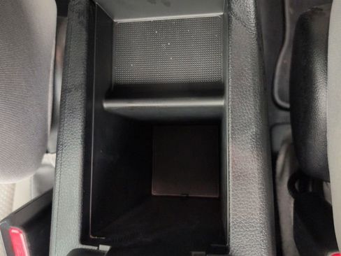 Used 2016 Honda HR-V LX image 39