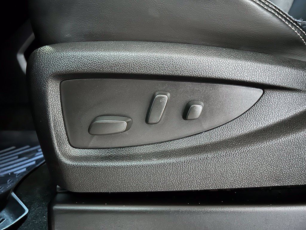 Used 2015 GMC Sierra 2500 Denali AWD/4WD image 20