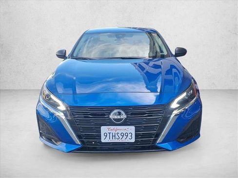 Used 2025 Nissan Altima 2.5 SV image 2