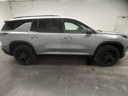 New 2026 Chevrolet Traverse RS image 11