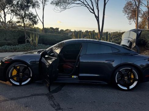 Used 2020 Porsche Taycan Turbo S image 4