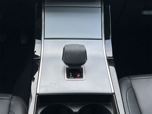 Used 2025 Land Rover Range Rover Velar S image 21