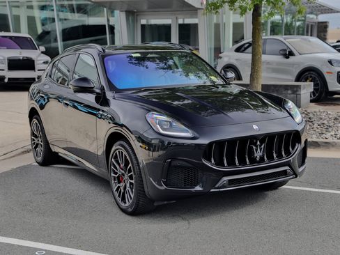 New 2024 Maserati Grecale GT image 3
