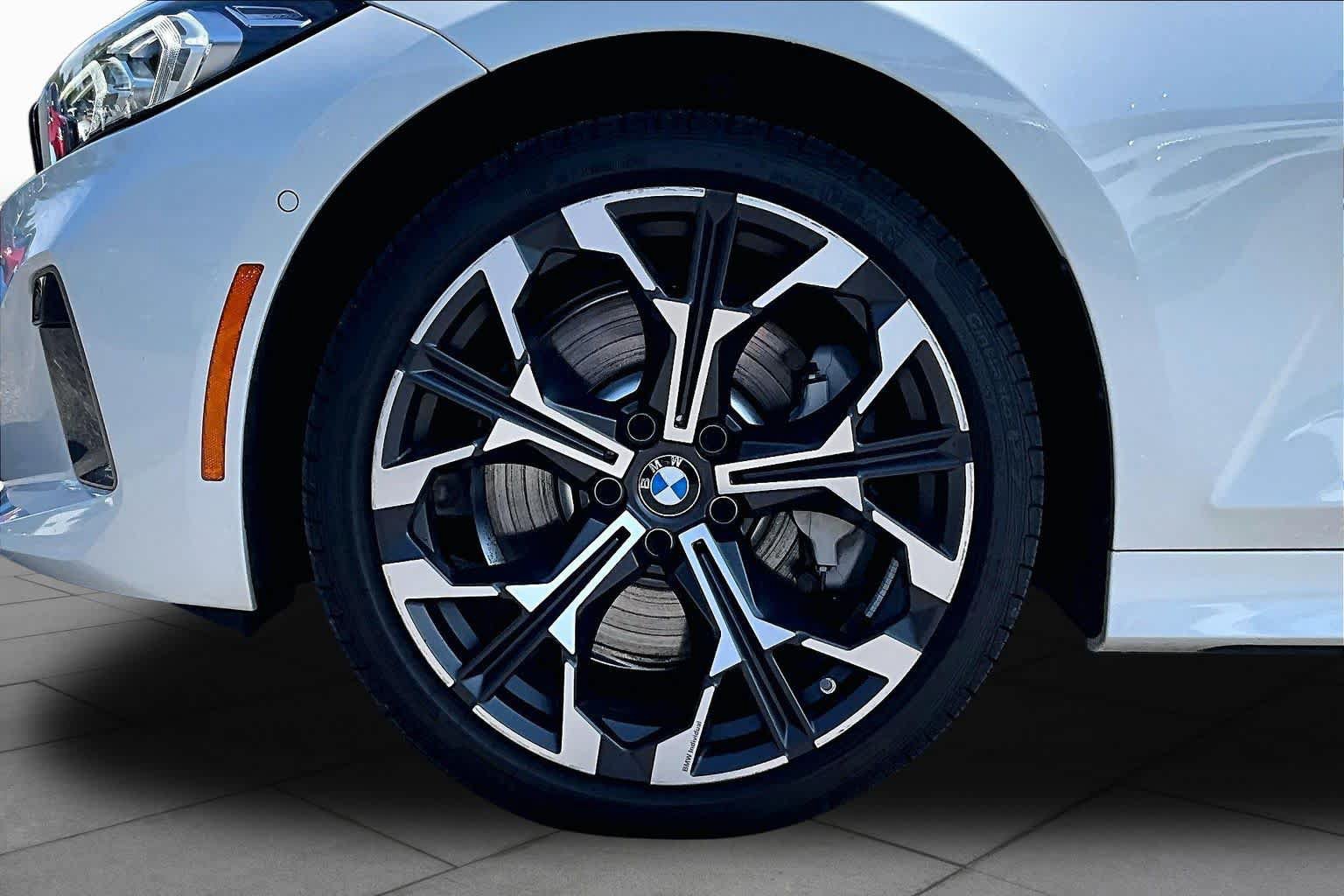 Used 2025 BMW 330i Sedan RWD image 10