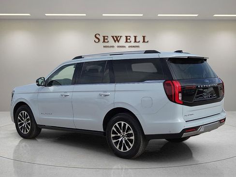 Used 2025 Ford Expedition Platinum AWD/4WD image 3